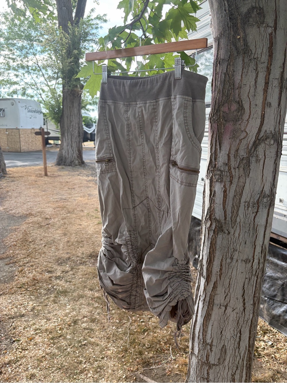 Y2K midi Cargo skirt in Taupe
